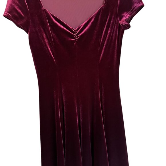 Urban Outfitters Kimchi Blue raspberry burgundy fit and flare velvet mini Sz S - Picture 2 of 7